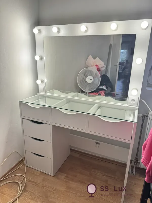 Model CNC sa staklenom površinom