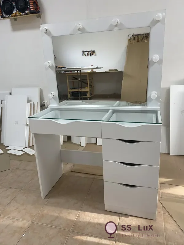 Glass No.3 sa 5 fioka (CNC)